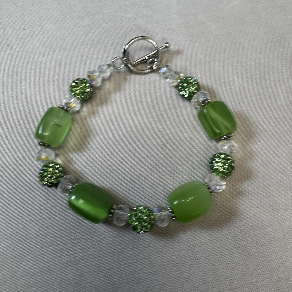 Gorgeous Silvertone Green Glass‎ Bead Toggle Bracelet